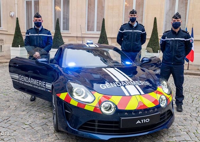 Alpine de la gendarmerie! Alpine de la gendarmerie!